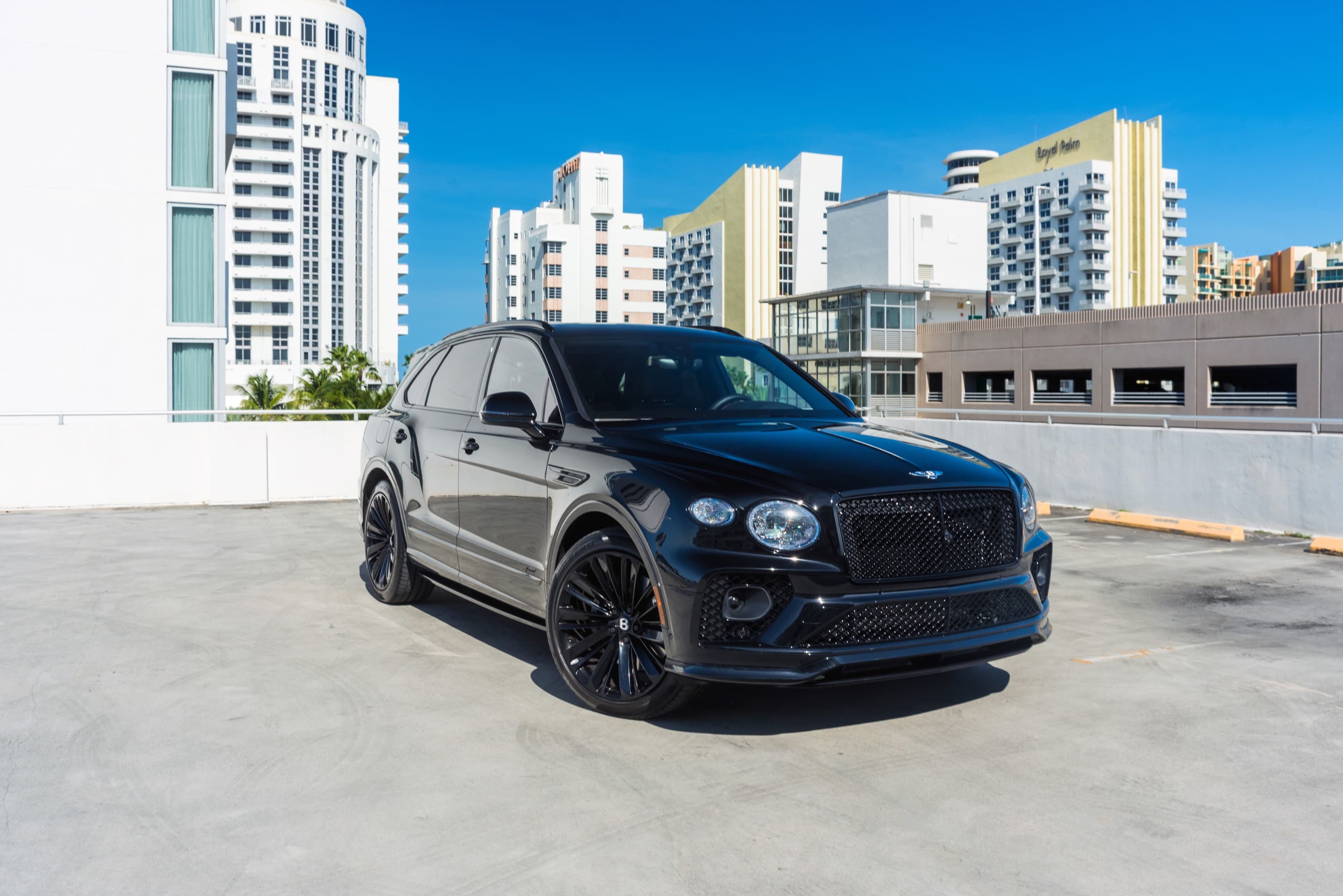 Bentley Bentayga — Black / Black-Orange