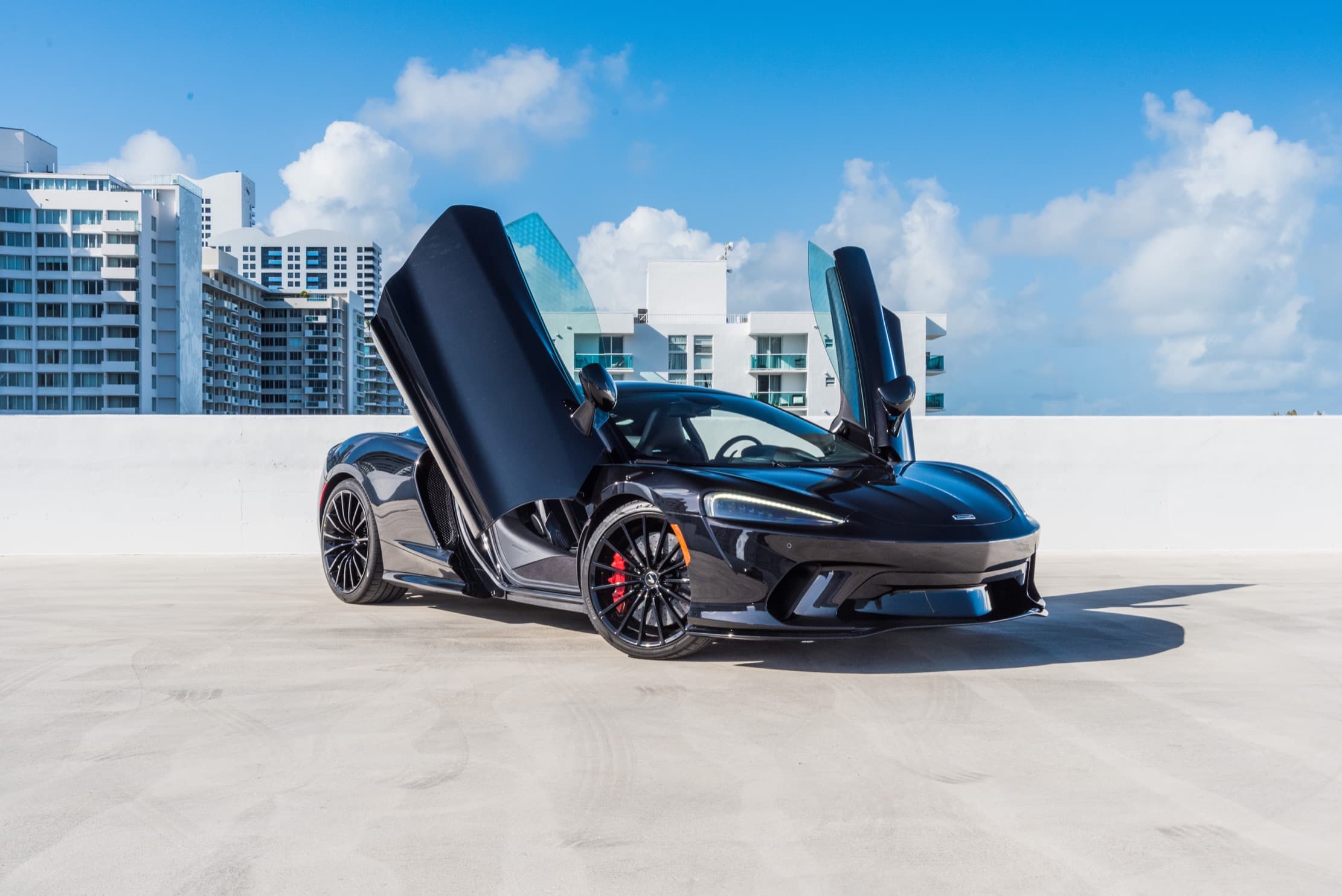 McLaren GT — Black