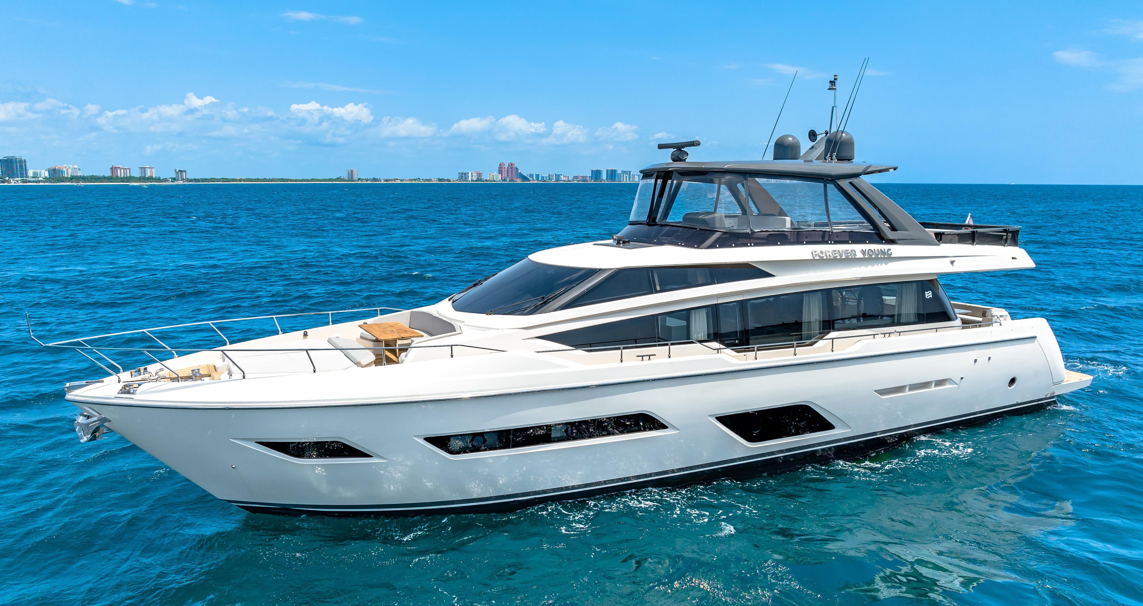 Ferretti 780