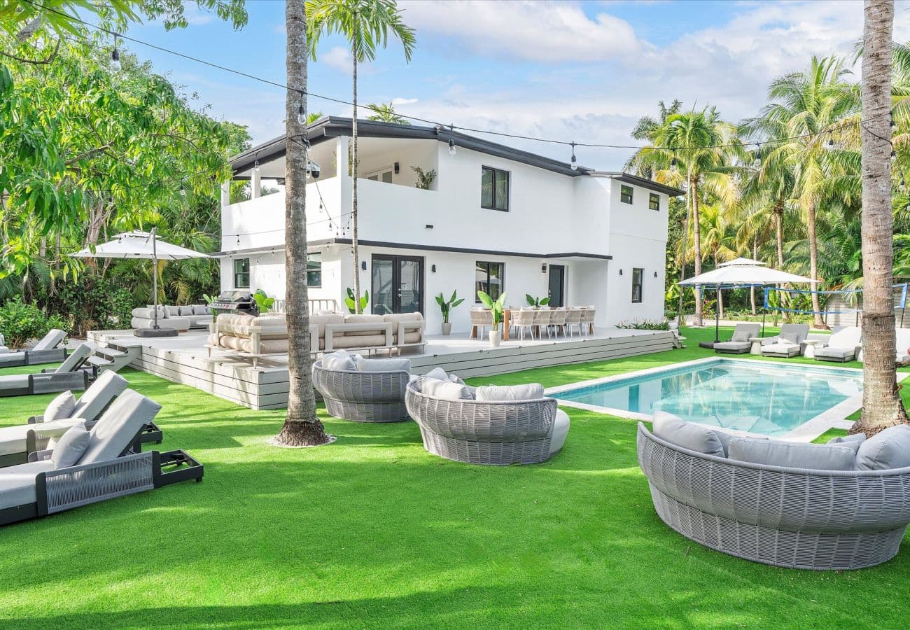 Miami Pool Estate — Miami
